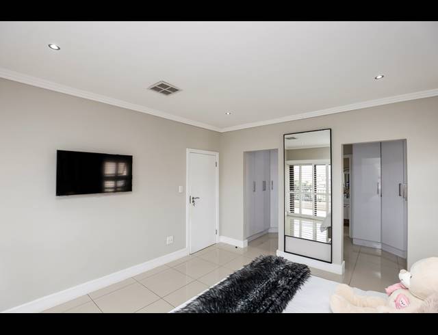 4 BEDROOM DUPLEX FOR SALE IN IZINGA ESTATE